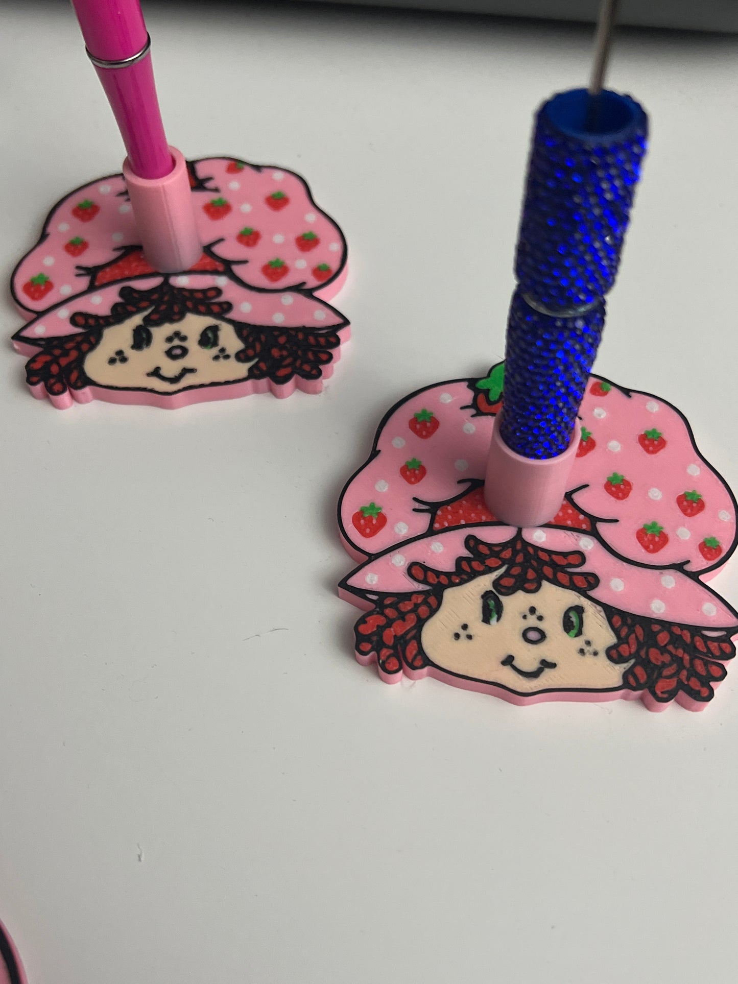 Strawberry shortcake pen holder
