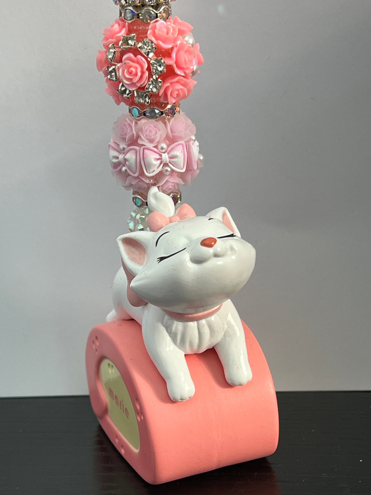 Marie photo stand