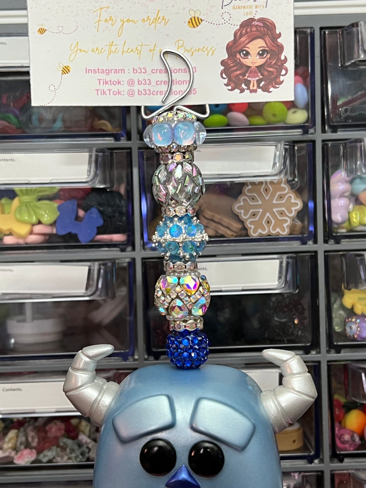 Sully photo holder